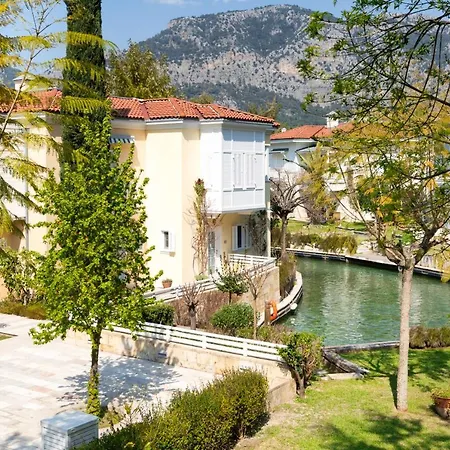 Delightful Townhouse In Gocek. Beach, Pool, Wi-fi Willa Göcek