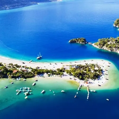 Vilă Delightful Townhouse In Gocek. Beach, Pool, Wi-fi *